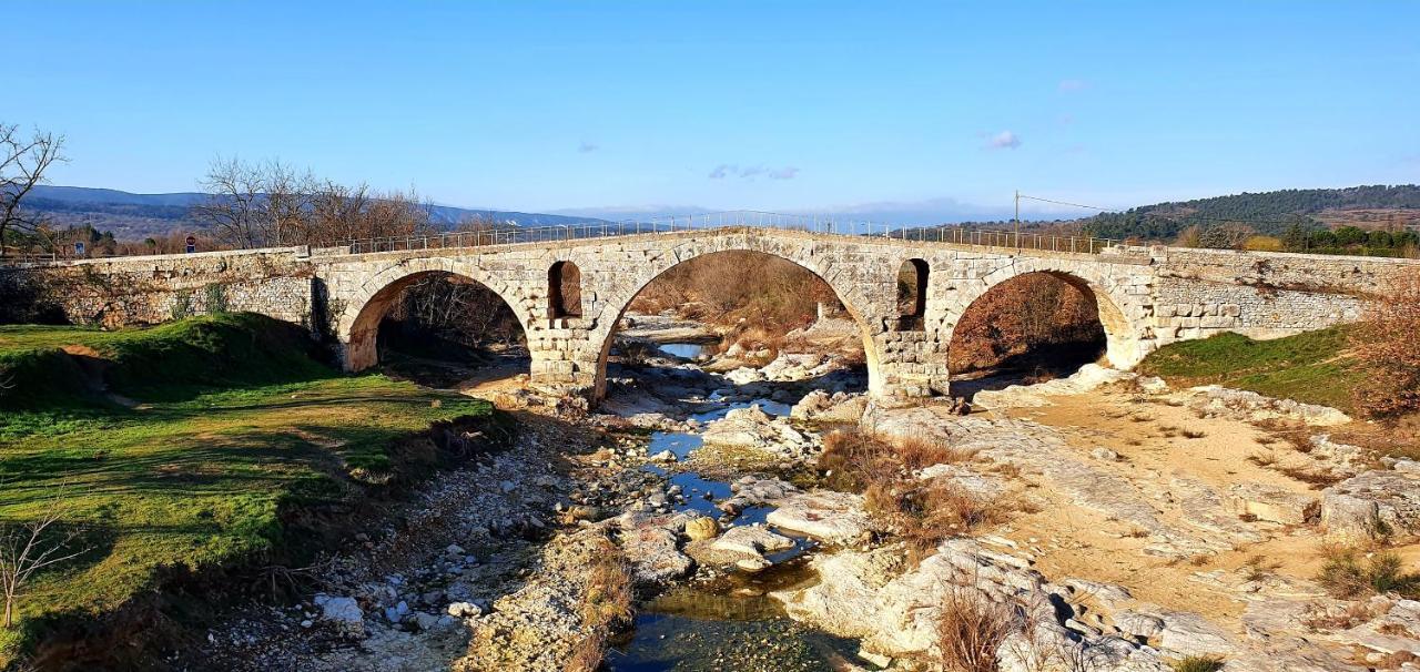 Le Mas Du Colombier Cadenet Kültér fotó
